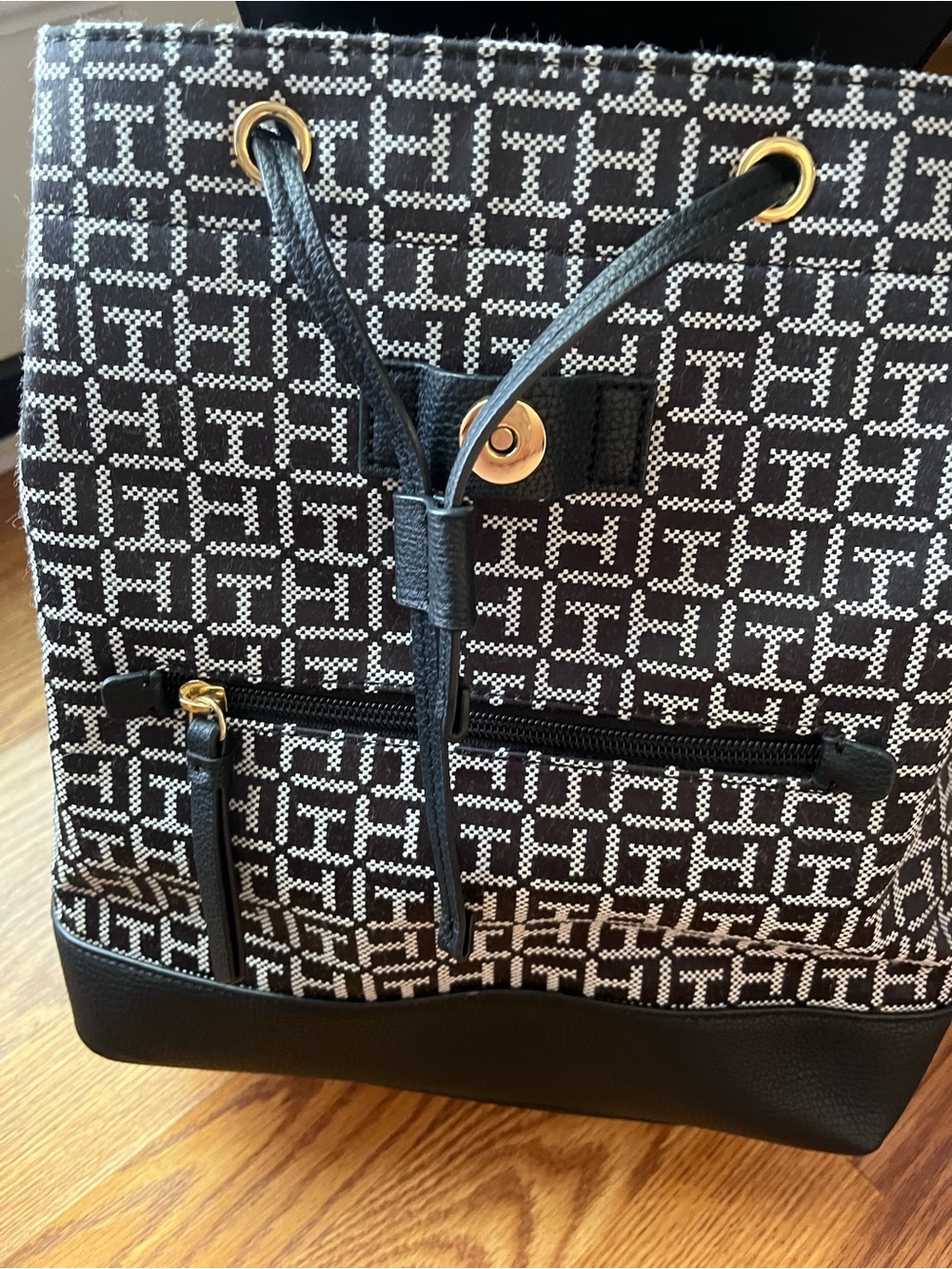 Tommy Hilfiger Back Pack - Picture 4 of 8